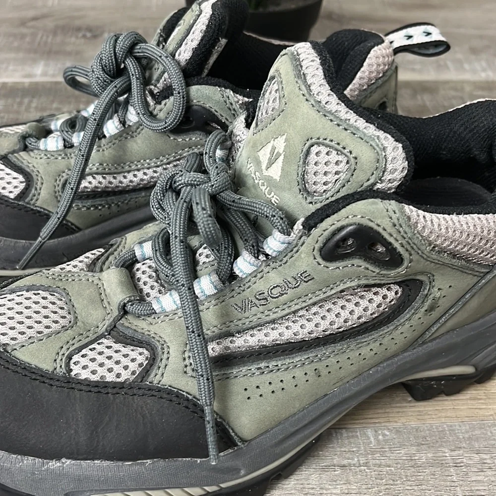 Vasque Olive Leather Nylon Low Top Hiking Shoe. Size 7